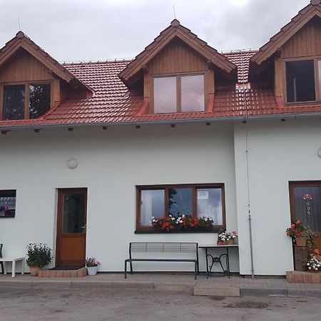 Na Samote U Lesa -Rasovna Daire Msecke Zehrovice Dış mekan fotoğraf